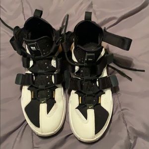 Nike Air Max 270 edge